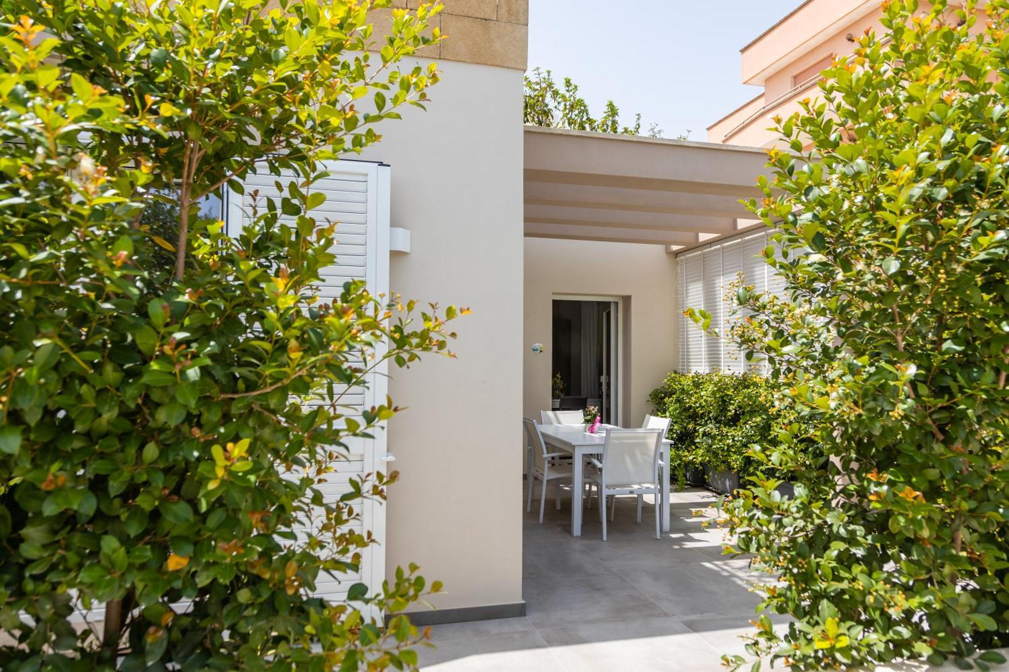 La Collina Di Montegrappa: Villa Suites with Private and Shared Pools Tuglie Room photo